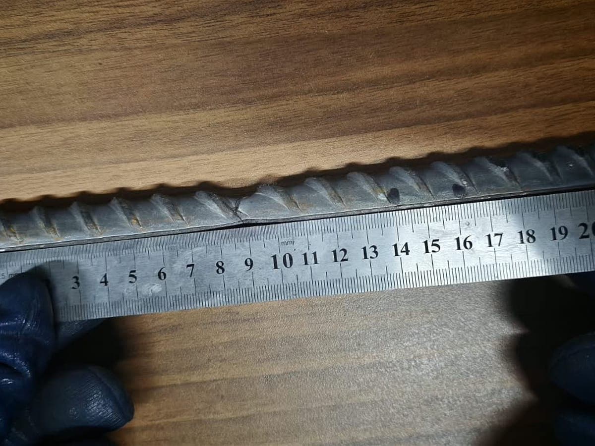 Kopan demirin yanına tutulan cetvel